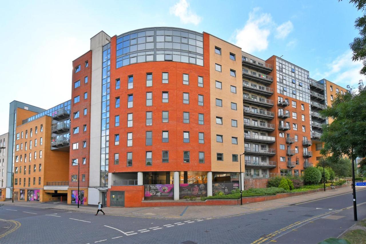Apartment Deluxe Centre With Balcony & Views - Free Wifi Netflix, Gym Access - Westone Sheffield
